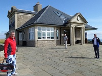 20150730 101055  Tästä alkaa torstain Kingsbarns kierros, klubitalo taustalla