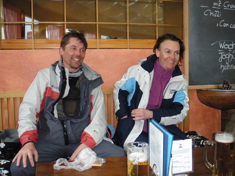 P3120135.JPG - Jyrki ja Tuija, huomaa Jyrkin lompakko